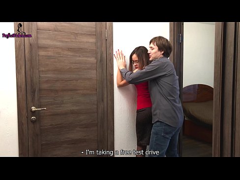 ❤️ सेक्सी रियाल्टर तिची अपार्टमेंट विकताना तिच्या मांजरीला कामुकतेने धक्का देतो आणि चुदतो - क्रेम्पाई ❤❌  mr.pornado-co.ru वर  ❌